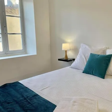 * Maison Chez J&j - Cite Medievale * Nyaraló
