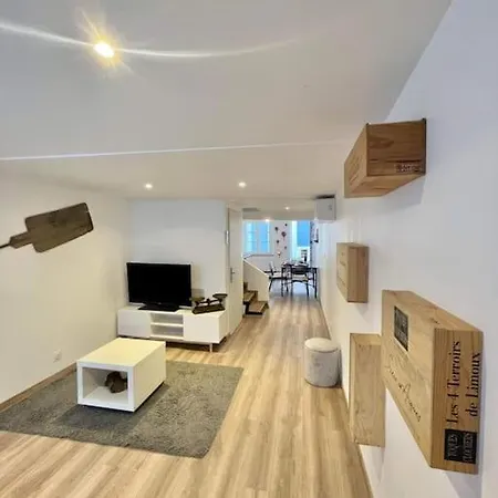 * Maison Chez J&j - Cite Medievale * Casa de Férias *