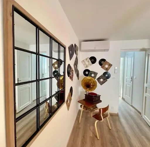 * Maison Chez J&j - Cite Medievale * Dom wakacyjny *